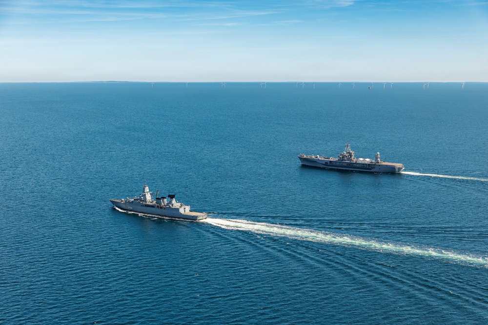USS Mount Whitney, FGS Hamburg Sail in Baltic Sea