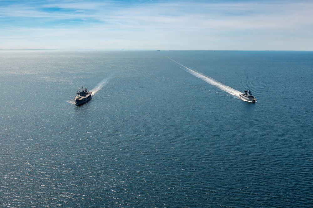 USS Mount Whitney, FGS Hamburg Sail in Baltic Sea