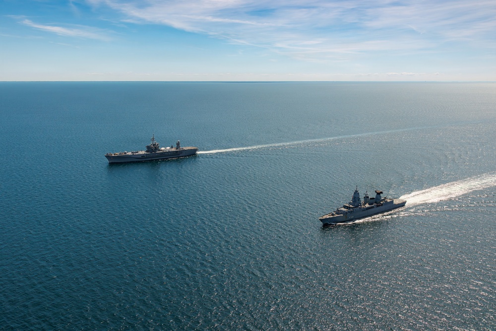 USS Mount Whitney, FGS Hamburg Sail in Baltic Sea