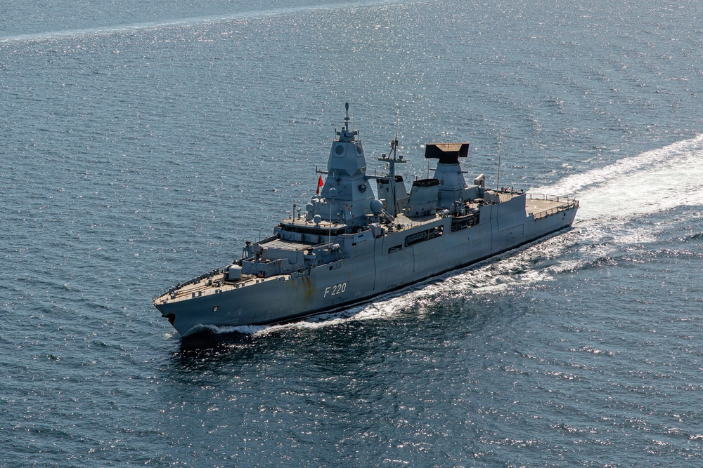 USS Mount Whitney, FGS Hamburg Sail in Baltic Sea