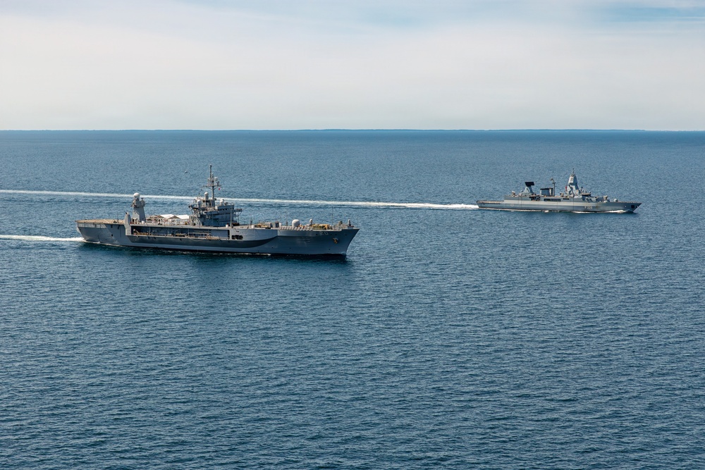 USS Mount Whitney, FGS Hamburg Sail in Baltic Sea