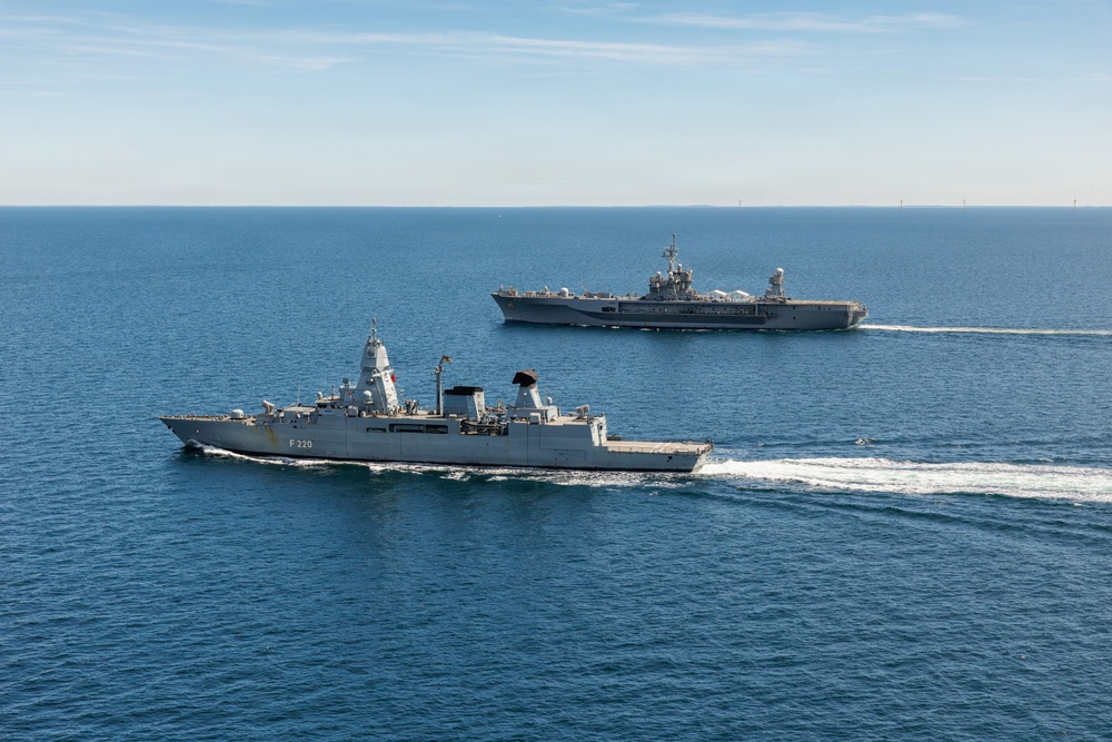 USS Mount Whitney, FGS Hamburg Sail in Baltic Sea