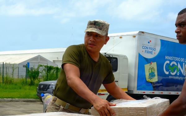 U.S. Army Soldiers Assist Panamanian Partners with Humanitarian Aid Distribution