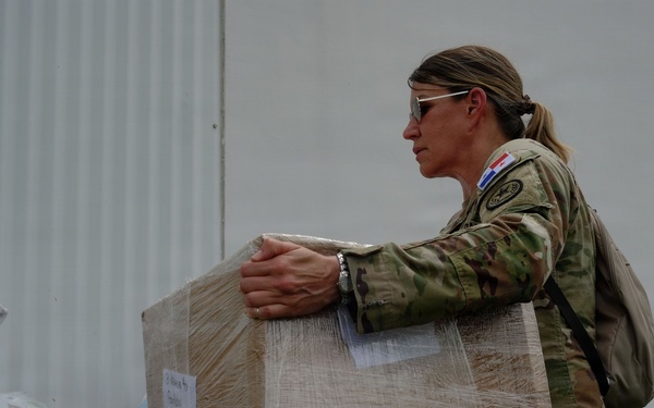 U.S. Army Soldiers Assist Panamanian Partners with Humanitarian Aid Distribution
