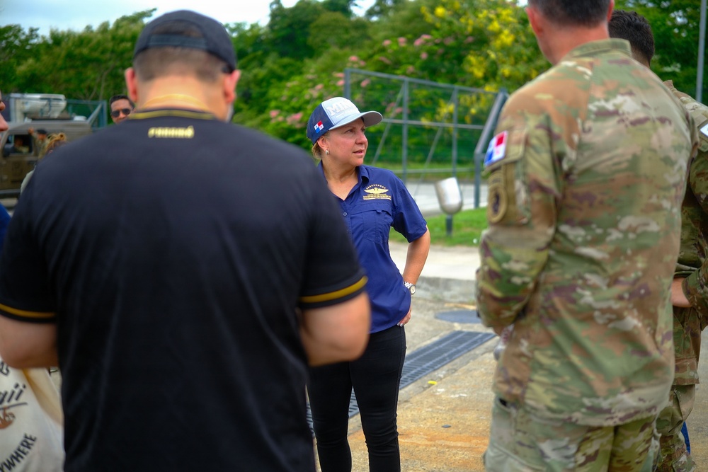 U.S. Army Soldiers Assist Panamanian Partners with Humanitarian Aid Distribution