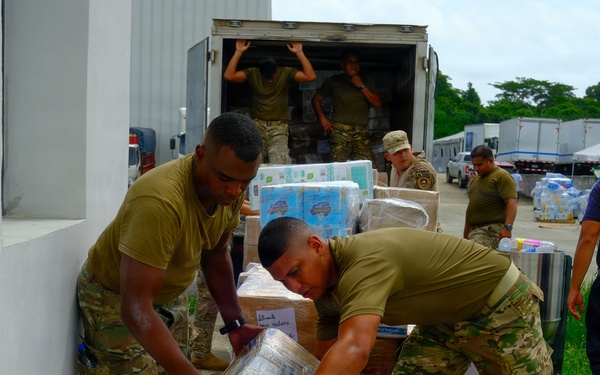 U.S. Army Soldiers Assist Panamanian Partners with Humanitarian Aid Distribution