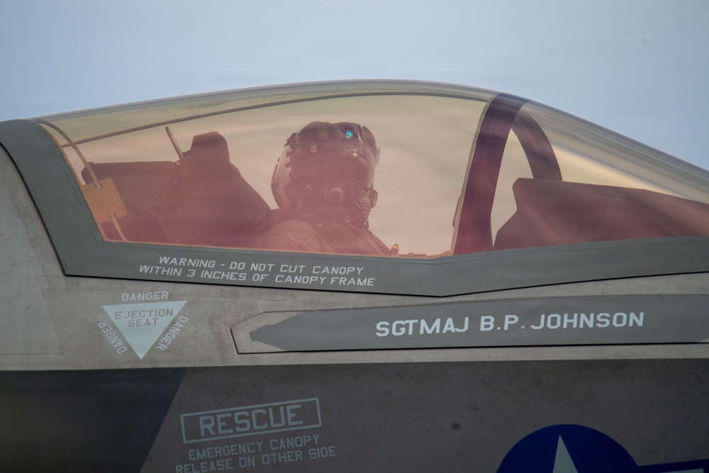 USS Boxer, 11th MEU Conduct Flight Operations