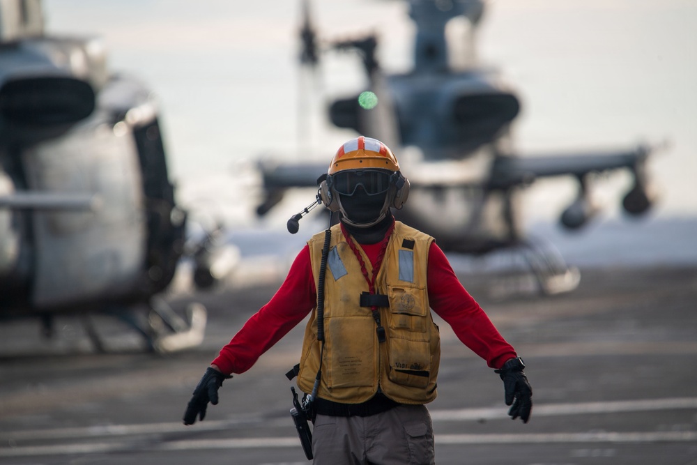 USS Boxer, 11th MEU Conduct Flight Operations