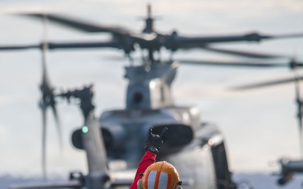 USS Boxer, 11th MEU Conduct Flight Operations