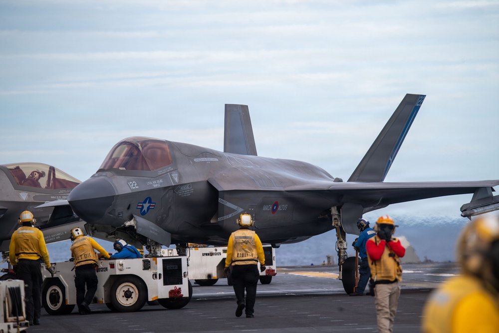 USS Boxer, 11th MEU Conduct Flight Operations