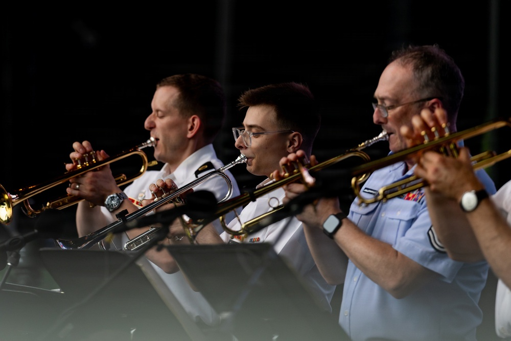The U.S. Army Blues perform at the Great American State Fair