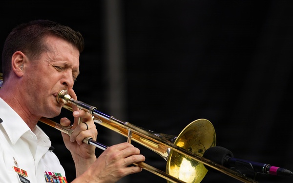 The U.S. Army Blues perform at the Great American State Fair