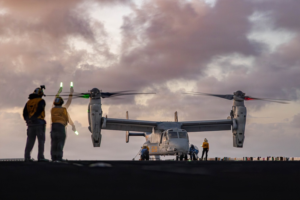 USS Kearsarge Conducts Flight Operations