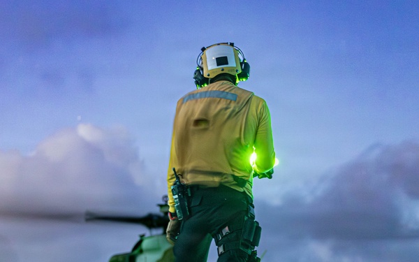 USS Kearsarge Conducts Flight Operations