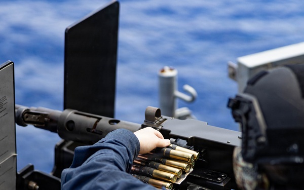 Kearsarge Conducts Live-Fire Exercise