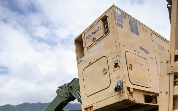 U.S. Army Reserve Soldiers from the 364th Expeditionary Sustainment Command Perform Equipment Pickup for RIMPAC 2026