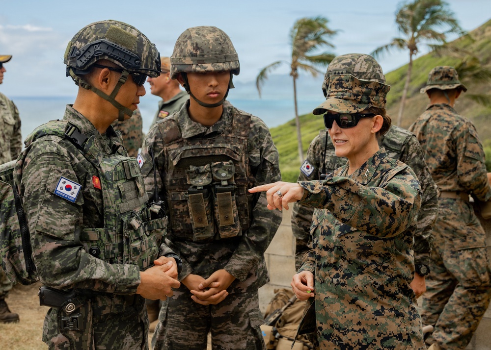 Multinational service members conduct live-fire training during RIMPAC