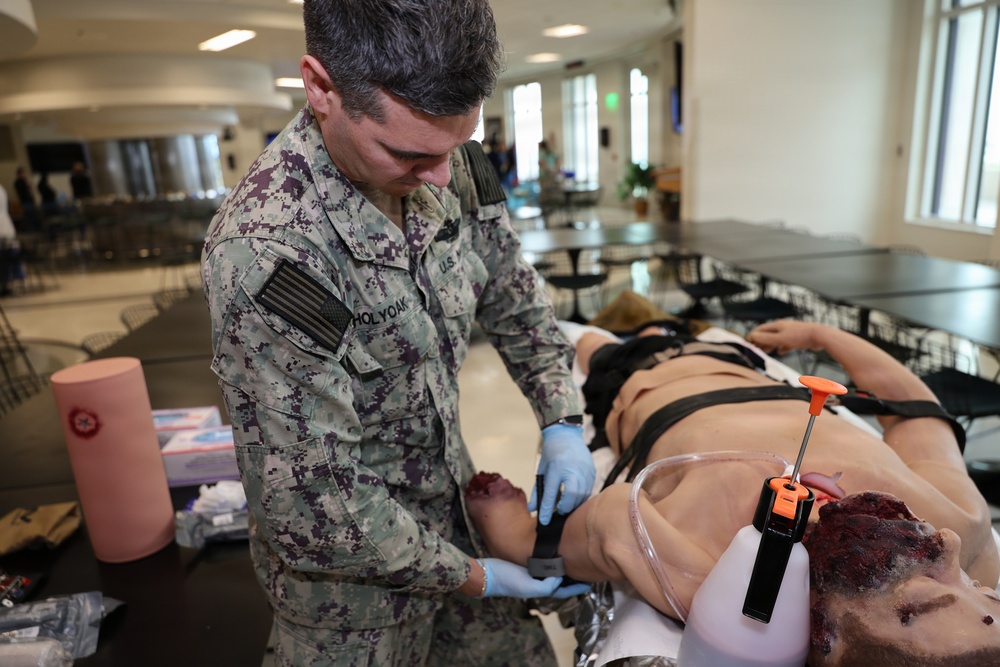 Navy nurses, corpsmen hone readiness at USNH Guam Skills Fair