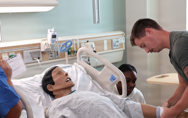 Navy nurses, corpsmen hone readiness at USNH Guam Skills Fair