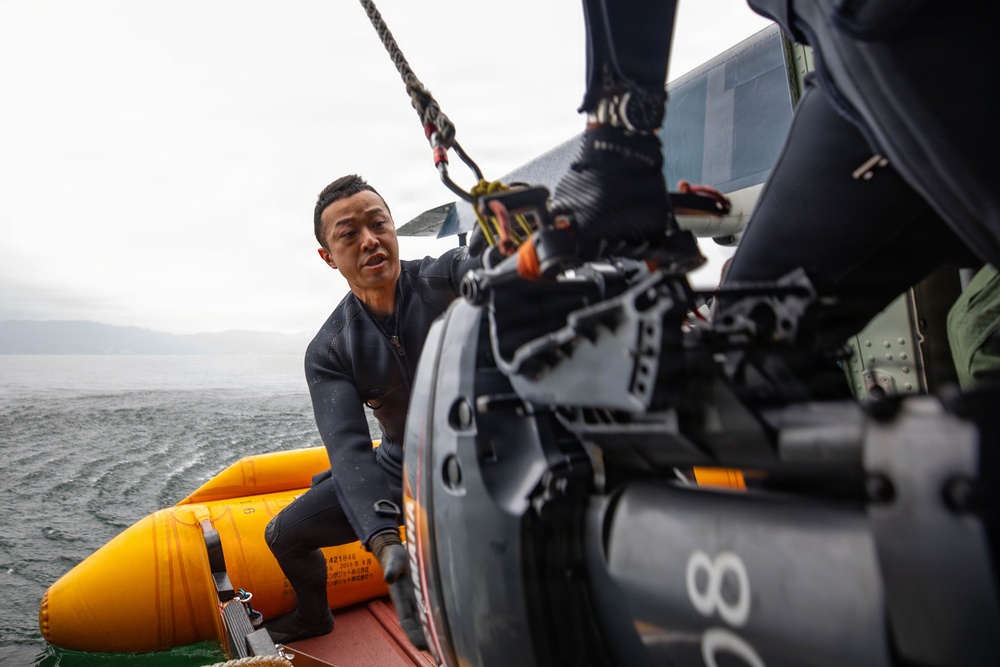 U.S. Navy conducts bilateral casualty evacuation exercise in support of Valiant Shield