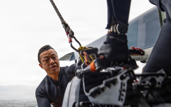 U.S. Navy conducts bilateral casualty evacuation exercise in support of Valiant Shield