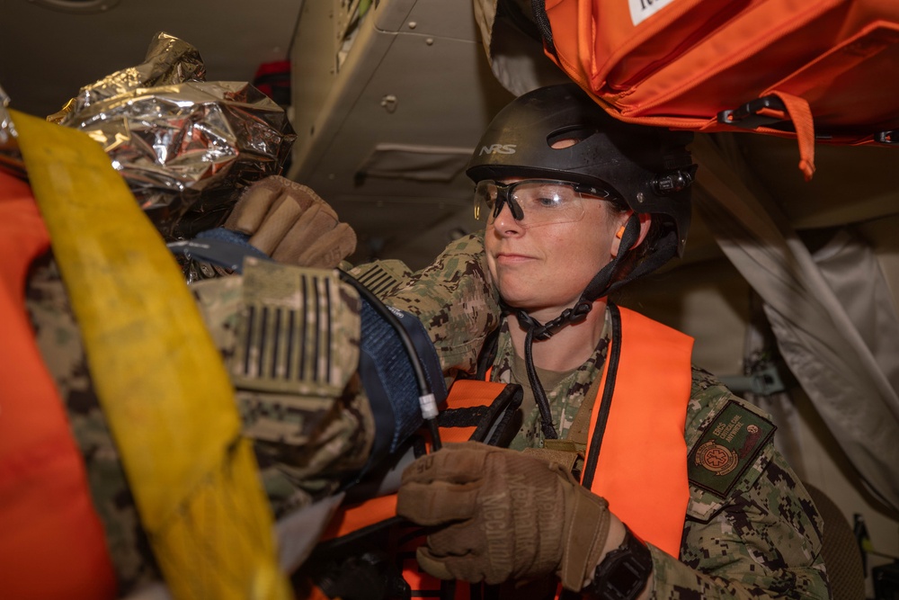 U.S. Navy conducts bilateral casualty evacuation exercise in support of Valiant Shield