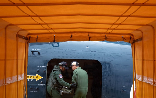 U.S. Navy conducts bilateral casualty evacuation exercise in support of Valiant Shield