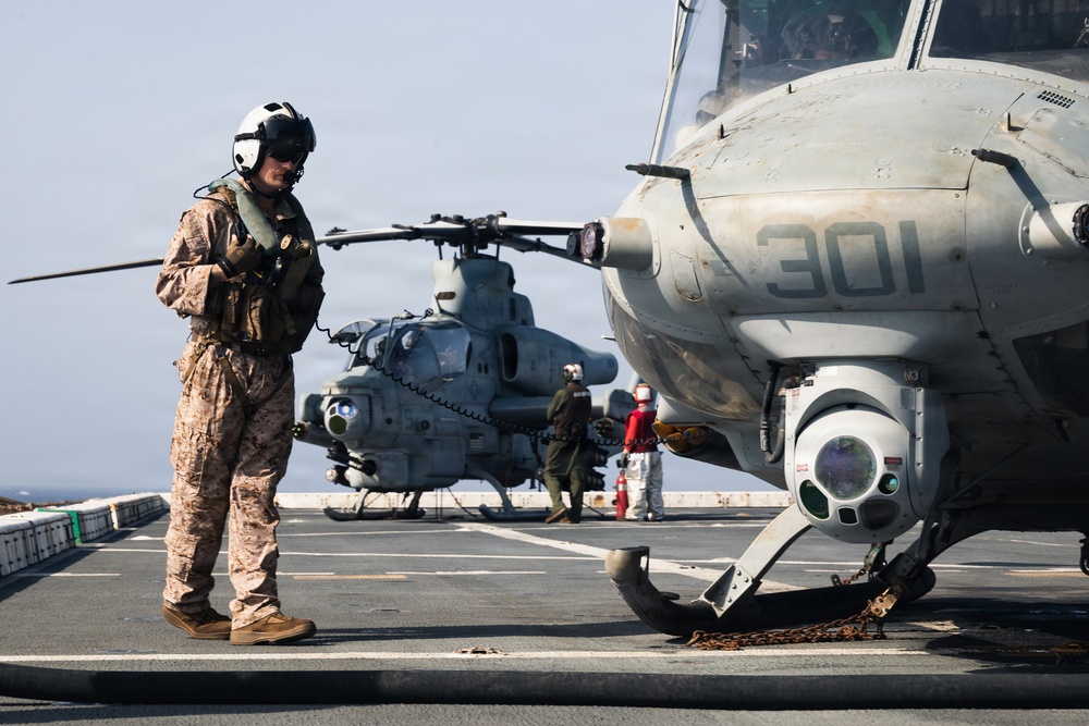 31st MEU | USS New Orleans flight operations