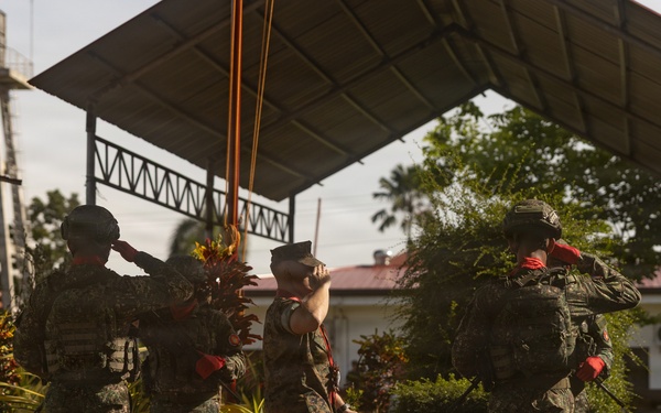 Marine Rotational Force-Southeast Asia Marines meet with 3rd Marine Brigade