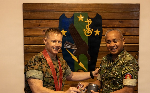 Marine Rotational Force-Southeast Asia Marines meet with 3rd Marine Brigade