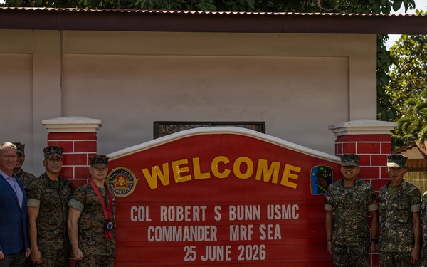 Marine Rotational Force-Southeast Asia Marines meet with 3rd Marine Brigade