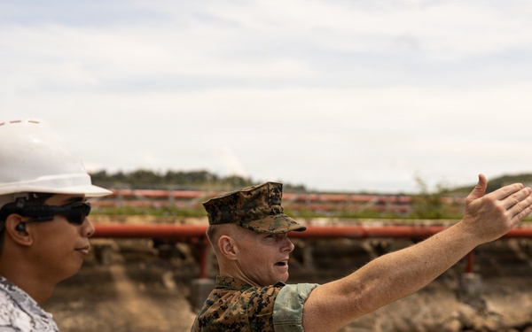 Marine Rotational Force-Southeast Asia Marines meet with 3rd Marine Brigade