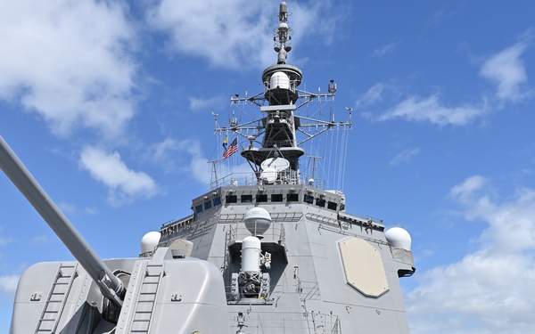 JS Kongo participate in open ship day