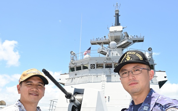 Japanese ship JS Kongo participates in the Exercise Rim of the Paciafic open ship day at Pearl Habor Naval Base