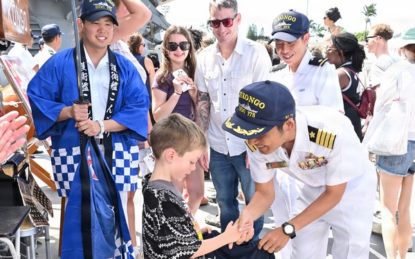 JS Kongo participate in open ship day
