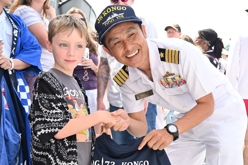 JS Kongo participate in open ship day