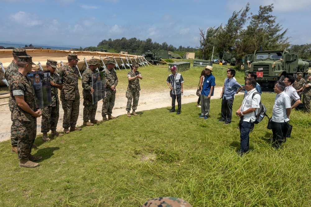 Freedom Banner 26: Local media and Japan Ground Self-Defense Force service members tour humanitarian assistance and disaster relief displays
