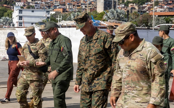 Maj. Gen. Jarrard visits La Guaira Port
