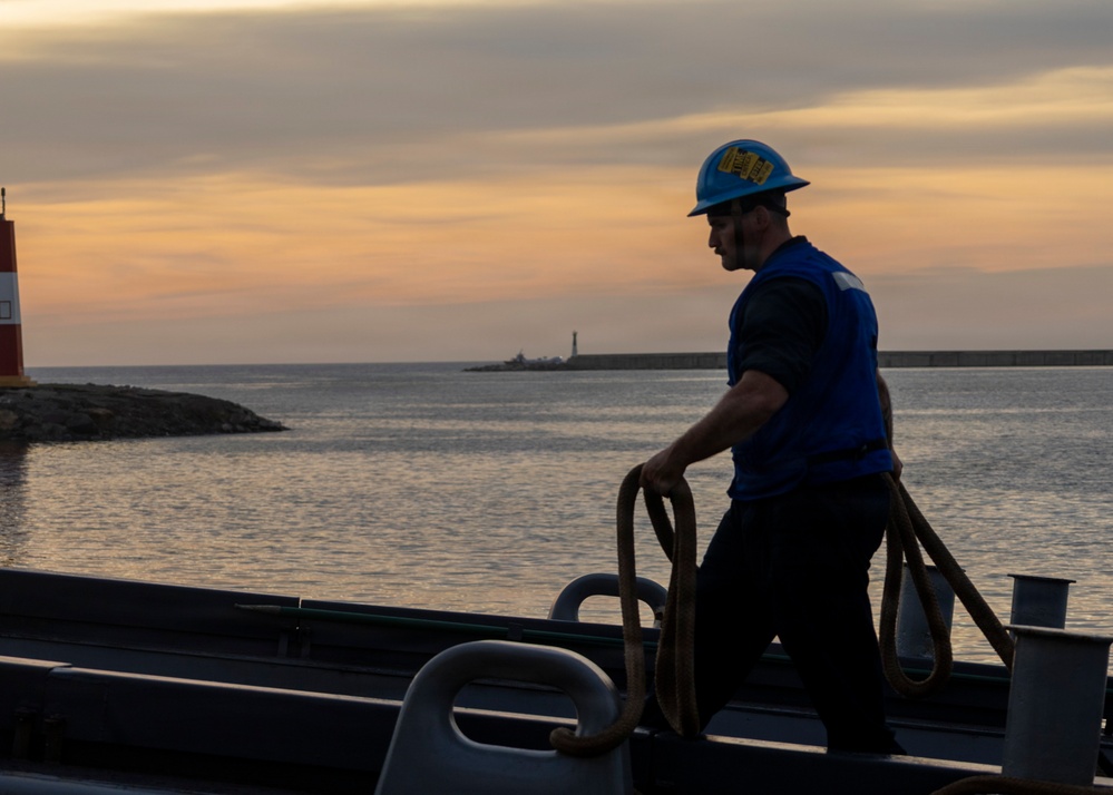 Maj. Gen. Jarrard visits La Guaira Port