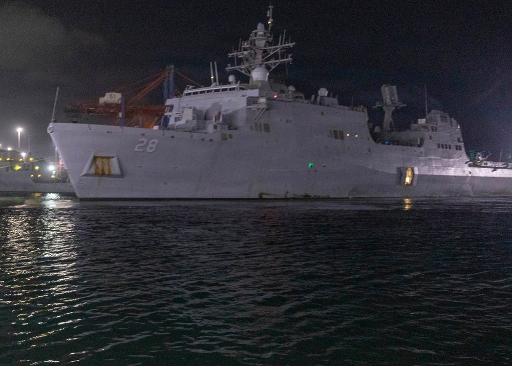 Maj. Gen. Jarrard visits La Guaira Port