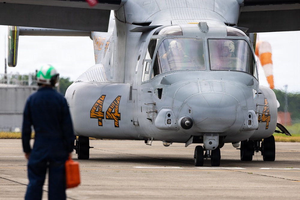 U.S., Japan Ospreys fly together during Resolute Dragon 26