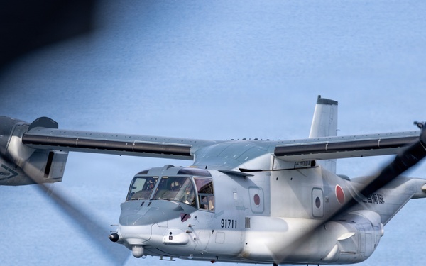 U.S., Japan Ospreys fly together during Resolute Dragon 26