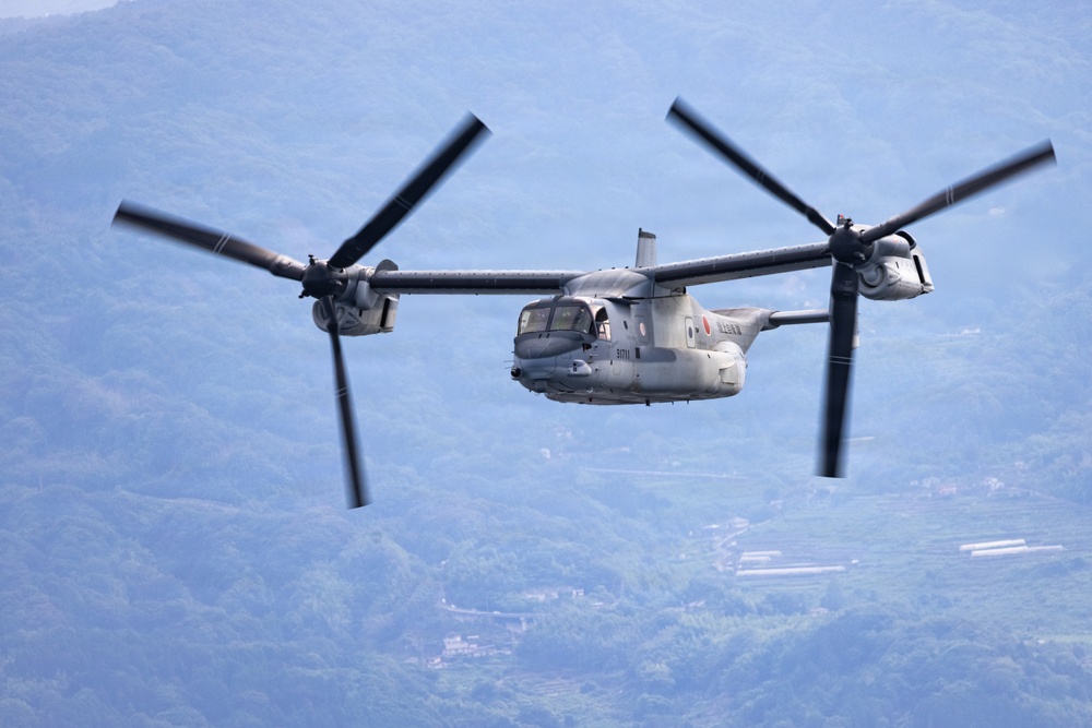 U.S., Japan Ospreys fly together during Resolute Dragon 26