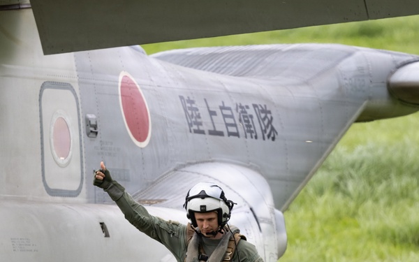 U.S., Japan Ospreys fly together during Resolute Dragon 26