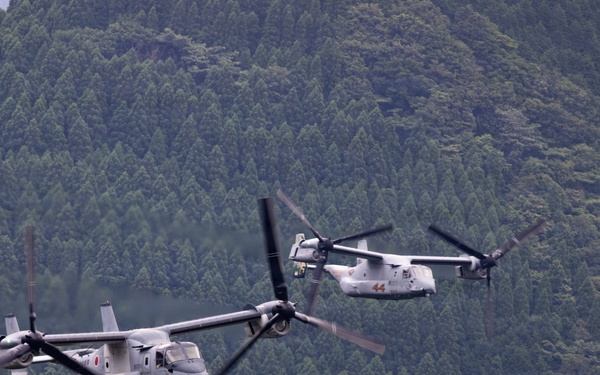 U.S., Japan Ospreys fly together during Resolute Dragon 26
