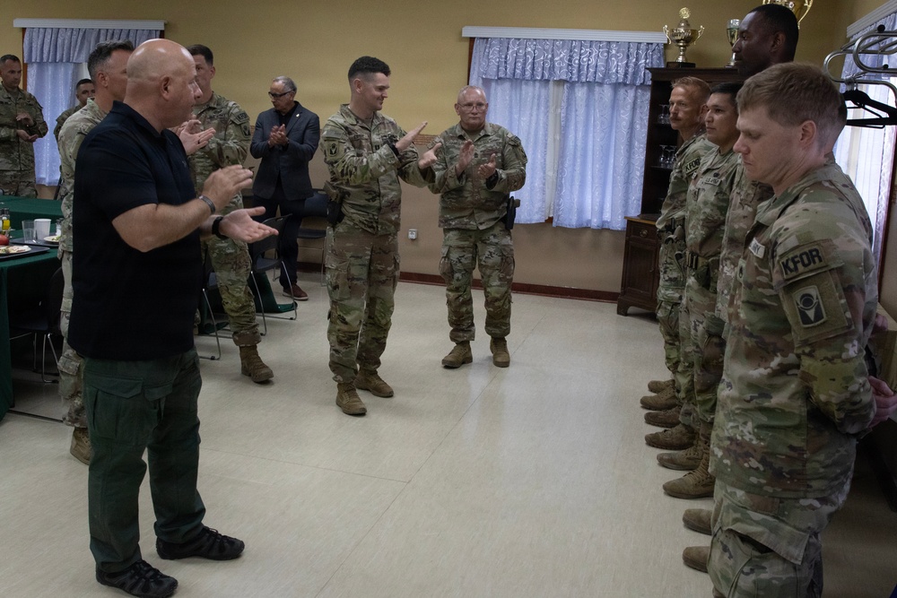 Senior advisor to SECWAR visits KFOR Regional Command East Soldiers