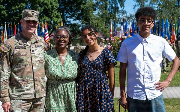 52d Strategic Signal Battalion Chang of Command Ceremony Family Portrait
