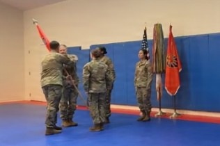 7th Signal Command (Theater) HHC holds change of command ceremony
