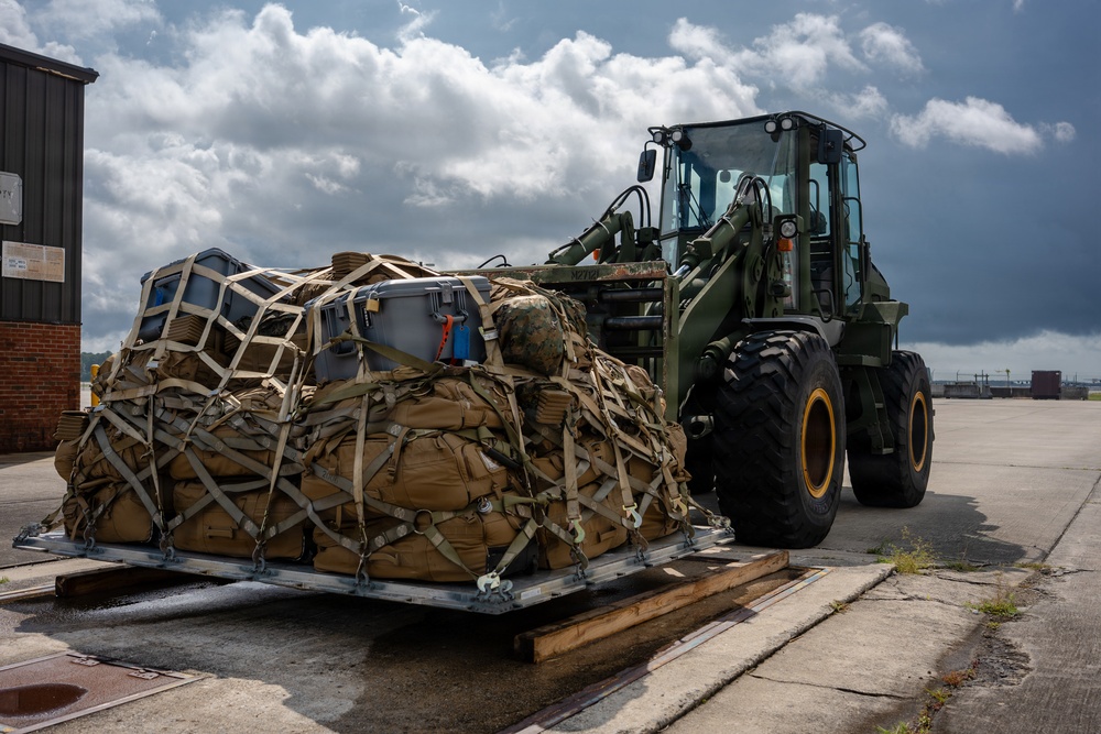 LCF-24 departs for disaster assistance to the people of Venezuela
