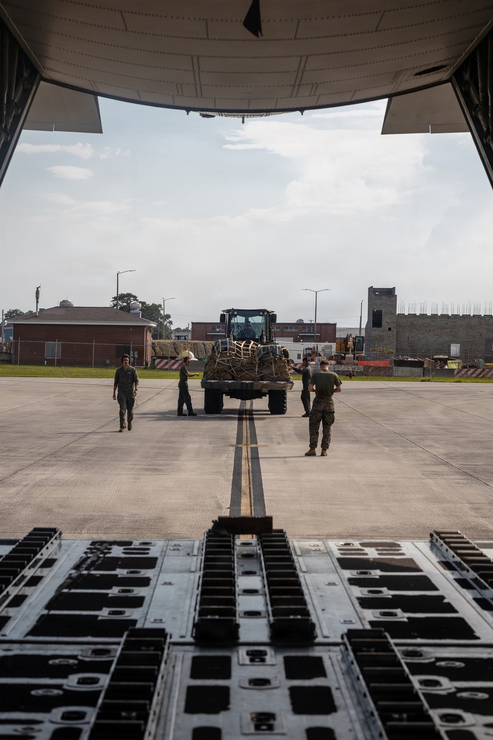 LCF-24 departs for disaster assistance to the people of Venezuela